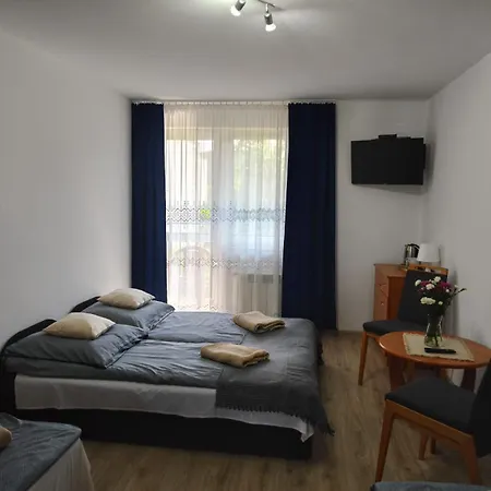 Pod Zaglem Pokoje Goscinne Wladyslawowo Exterior photo